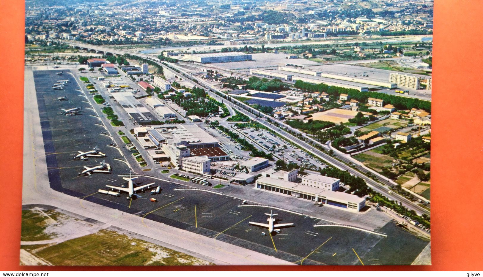 CPSM. NICE.  Vue Aérienne De L'Aéroport.          (R2.TER 772) - Transport (air) - Airport