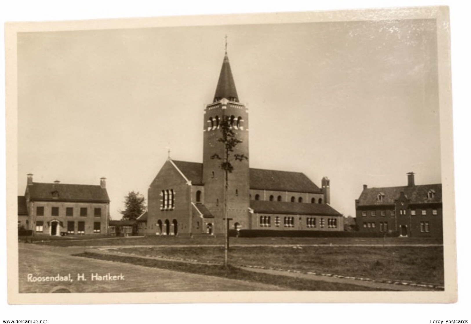 #1769 - Roosendaal, H. Hartkerk 1949 (NB) - Roosendaal