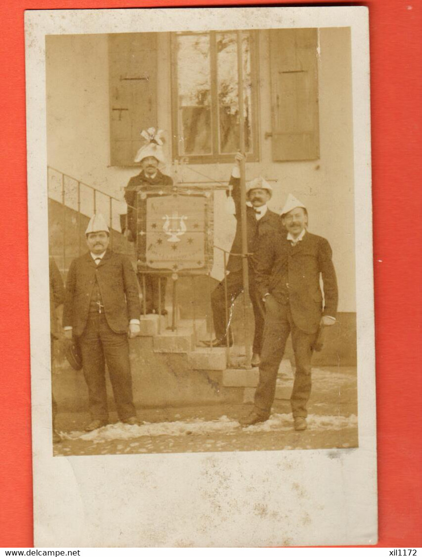 Vaqa-34 UNIQUE Carte-Photo Harmonie De Rolle Soirée Familiale De 1906 Avec Le Drapeau De La Chorale Les Nounon. - Rolle