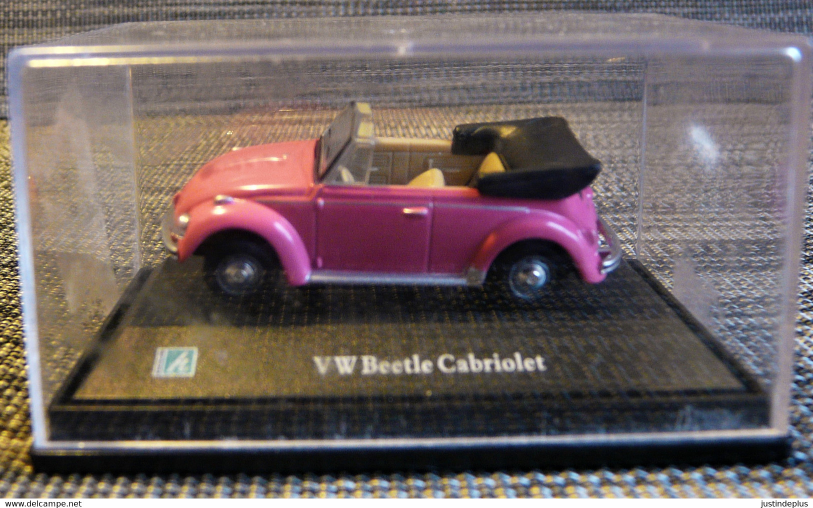 VW BEETLE CABRIOLET ROSE WOLKSVAGEN COCCINELLE ECHELLE 1/72EME - Escala 1:72