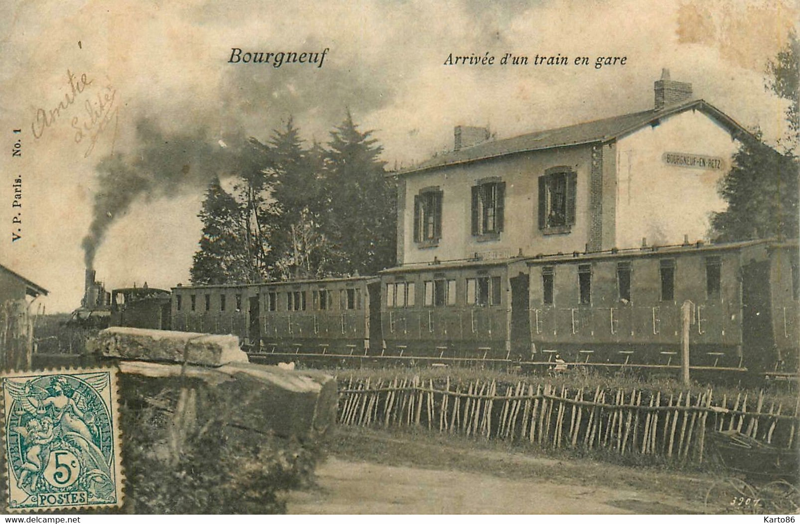 Bourgneuf En Retz * Arrivée D'un Train En Gare * Locomotive Machine Wagons * Ligne Chemin De Fer Loire Inférieure - Bourgneuf-en-Retz