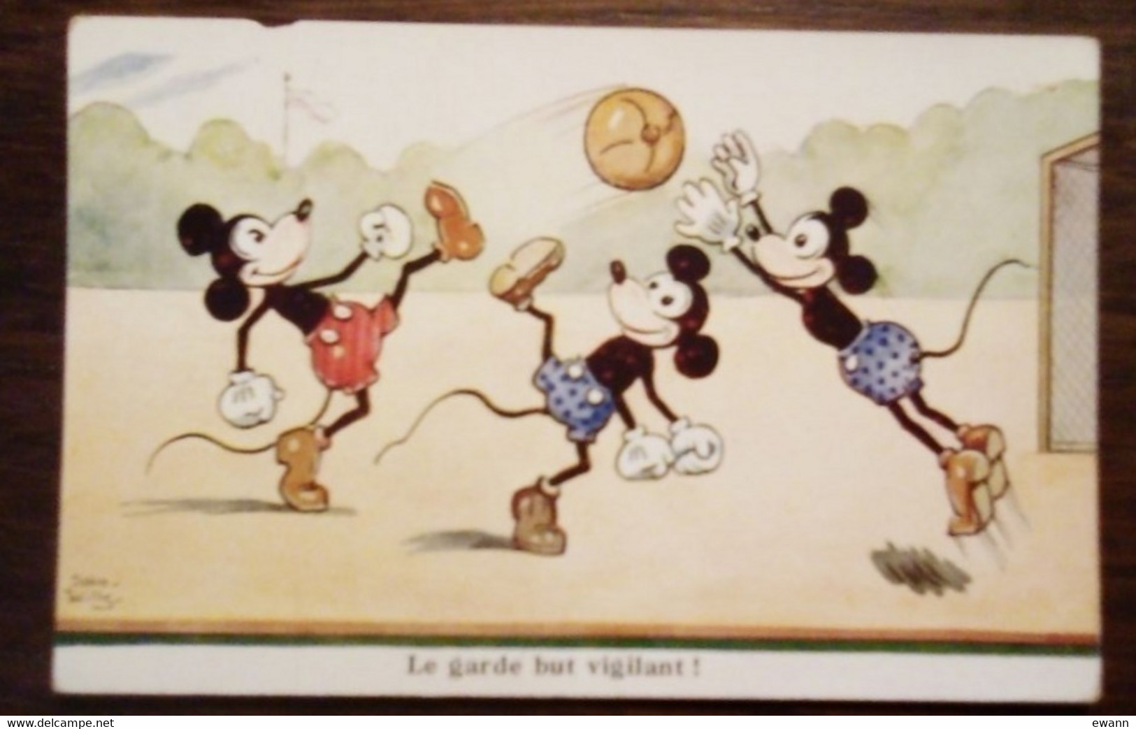 Carte Postale Ancienne- John Wills  -Mickey " Le Garde But Vigilant!" - Wills, John