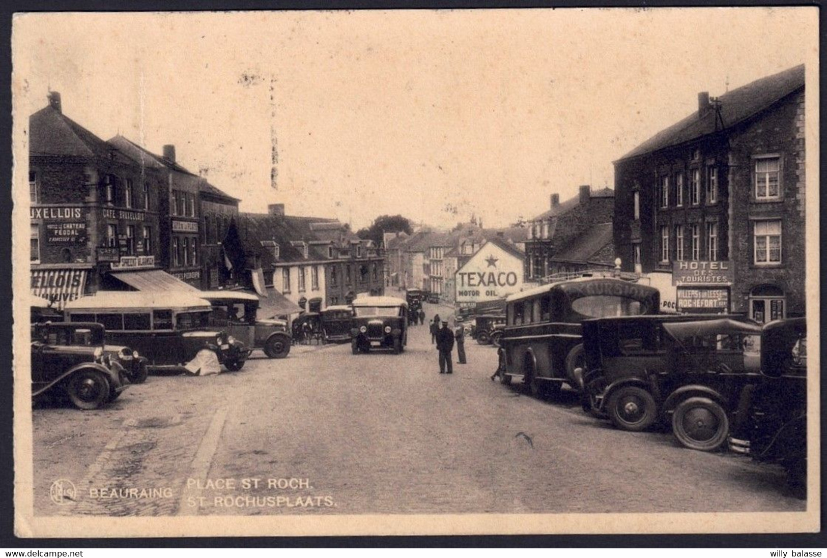 +++ CPA - BEAURAING - Place St Roch - Camion Excursion - Auto - Voiture  // - Beauraing