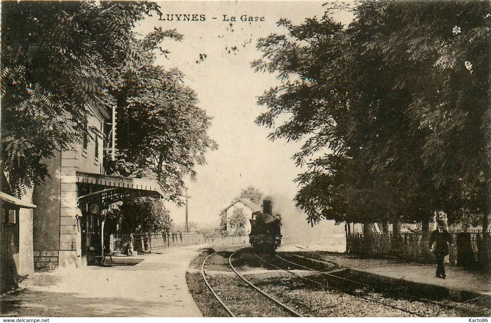 Luynes * Intérieur De La Gare * Ligne Chemin De Fer * Le Train - Luynes