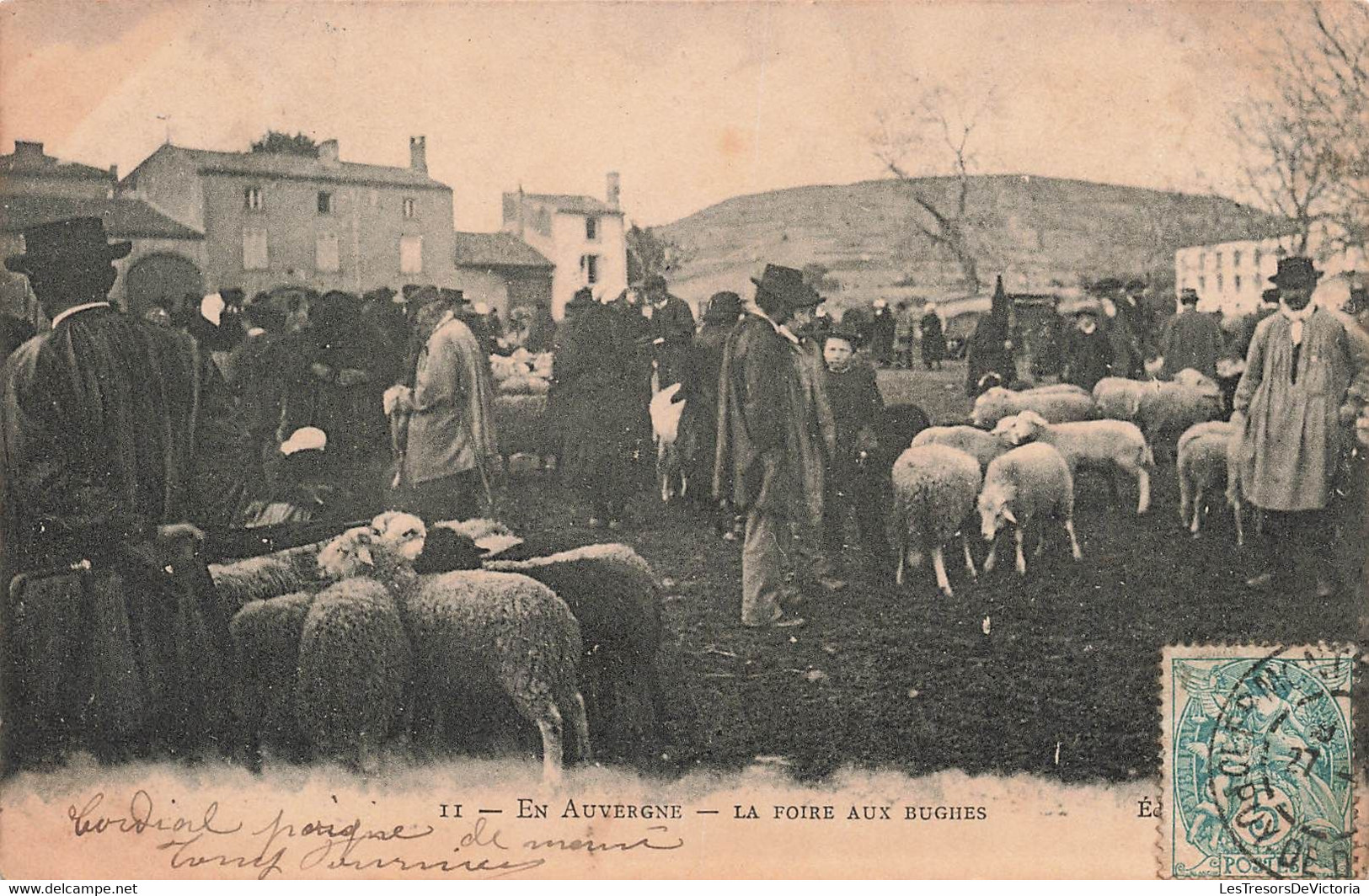CPA En Auvergne - La Foire Aux Bughes - Marché - Moutons - - Märkte