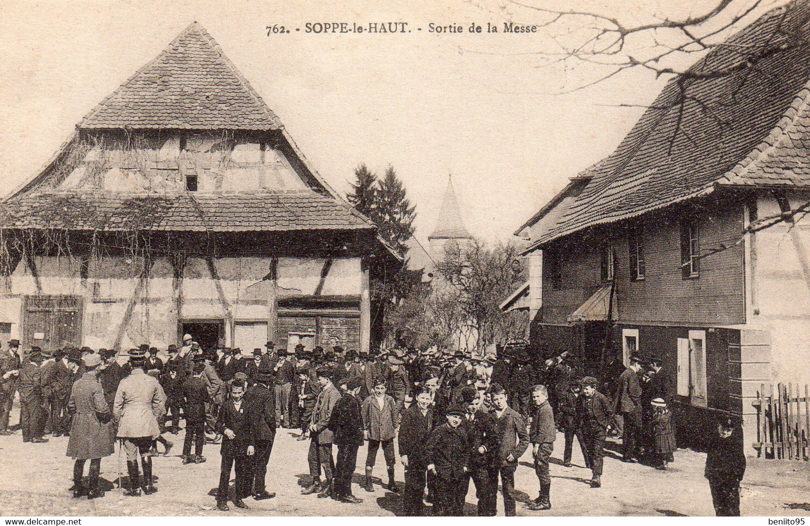 CPA De SOPPE Le HAUT - Sortie De Messe. - Autres & Non Classés