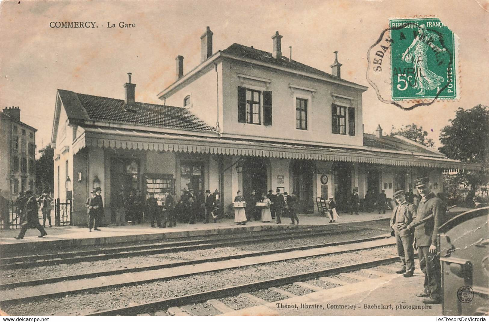 CPA  - Commercy - La Gare - Chemin De Fer - Tres Animé - Stations - Zonder Treinen