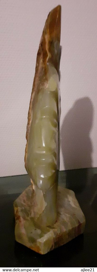 Indien. Onyx Vert. 29.5 Cm X 19 Cm.