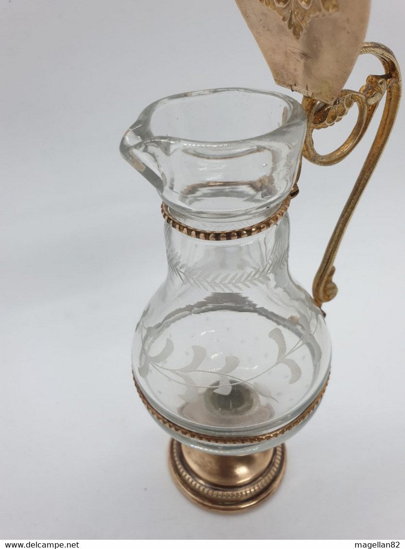 Burette pour Eucharistie . Cristal et Laiton. France XIXe Siècle.