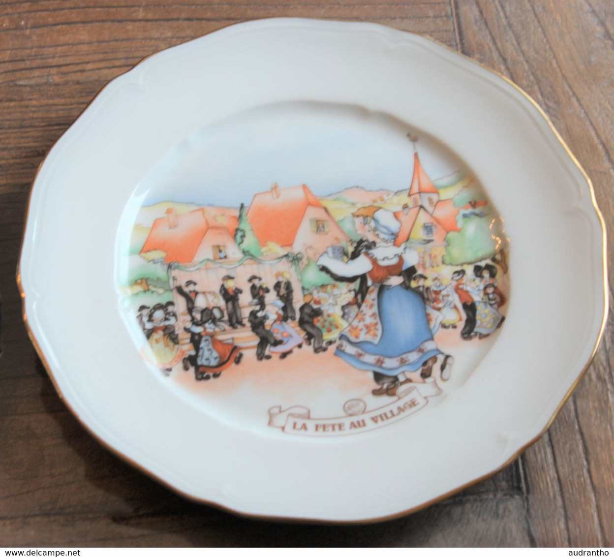 Rare 4 Assiettes Plates Animées Porcelaine De LIMOGES Bière KANTERBRAU - Borden