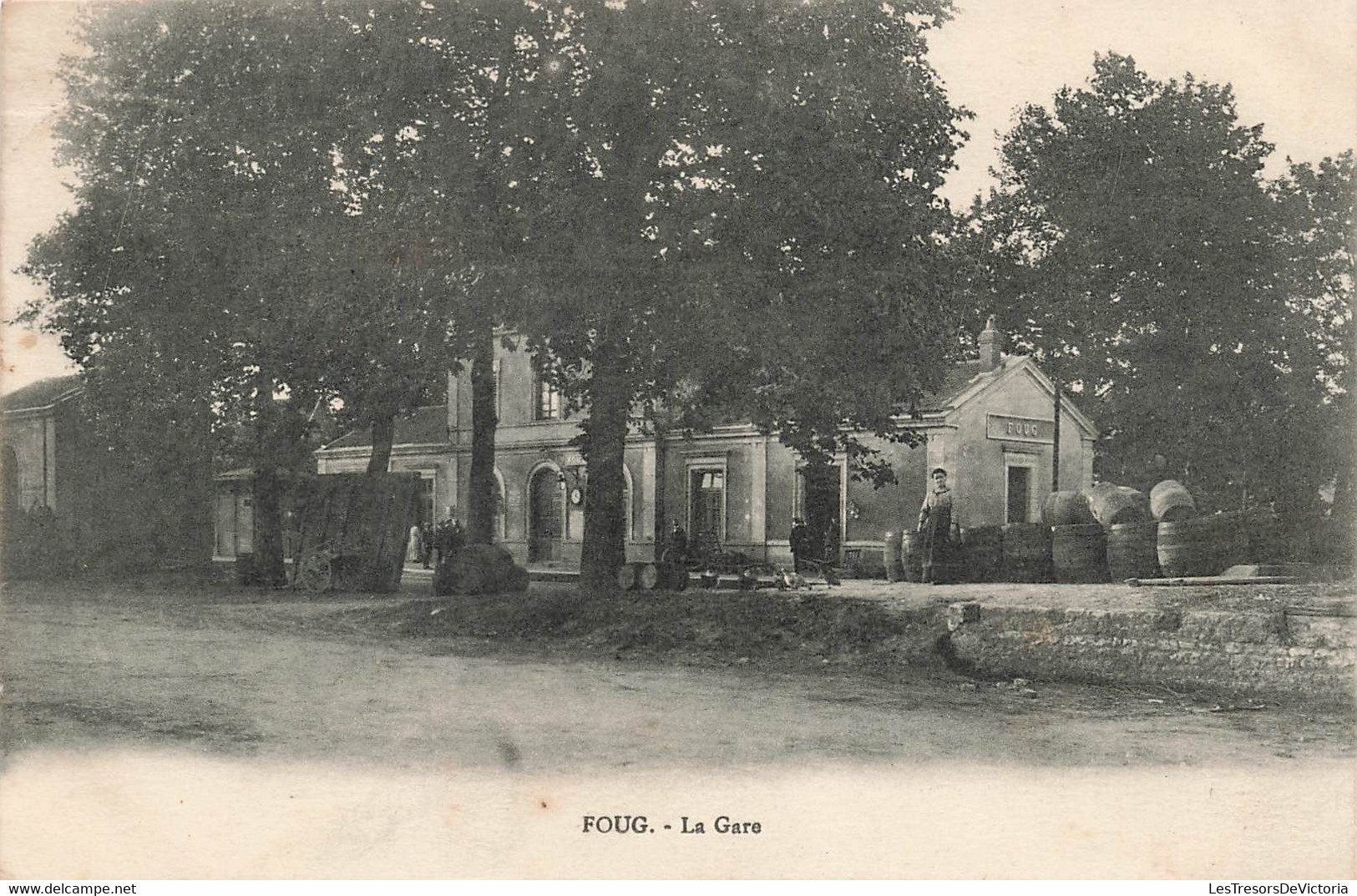 CPA Foug - La Gare - Tonneaux - Gare Sans Train - Foug