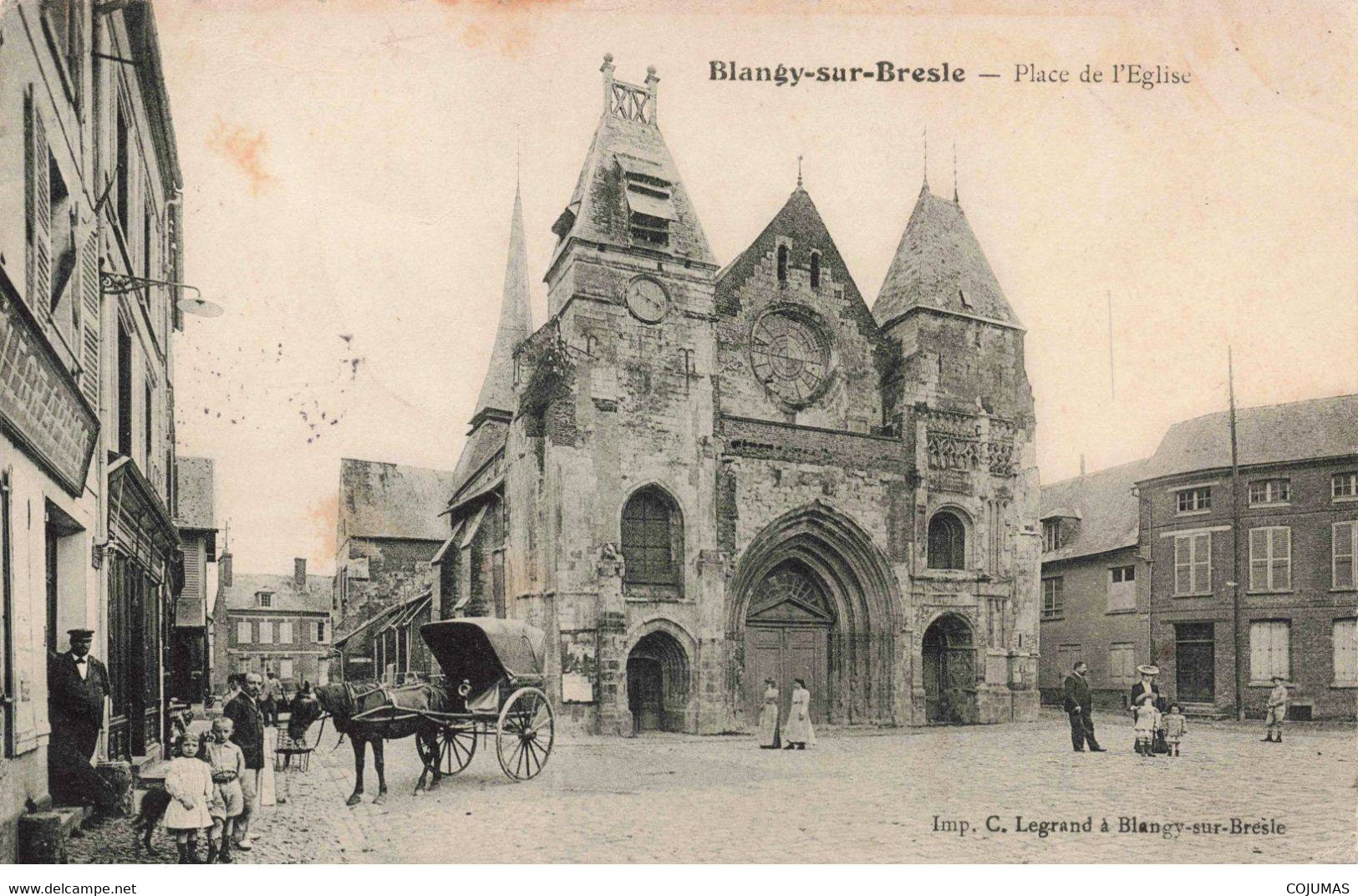 76 - BLANGY SUR BRESLE - S04039 - Place De L'Eglise - Calèche - L1 - Blangy-sur-Bresle