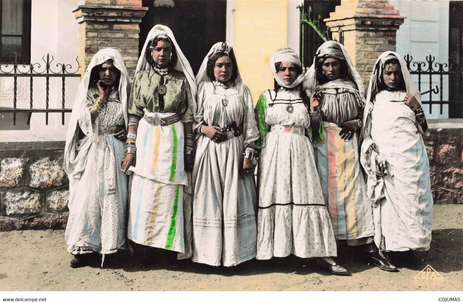 ALGERIE - S01650 - Femmes Des Ouled Naïls - CPSM 14x9 Cm - L1 - Femmes