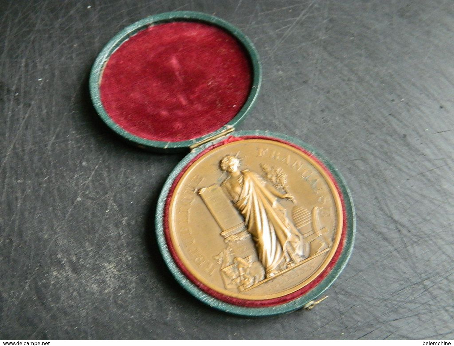 MEDAILLE EN BRONZE PAR OUDINE POUR LE MINISTERE DE LA GUERRE EN 1870 CONCOURS DE L'ETAT PIGEONS VOYAGEURS - Avant 1871