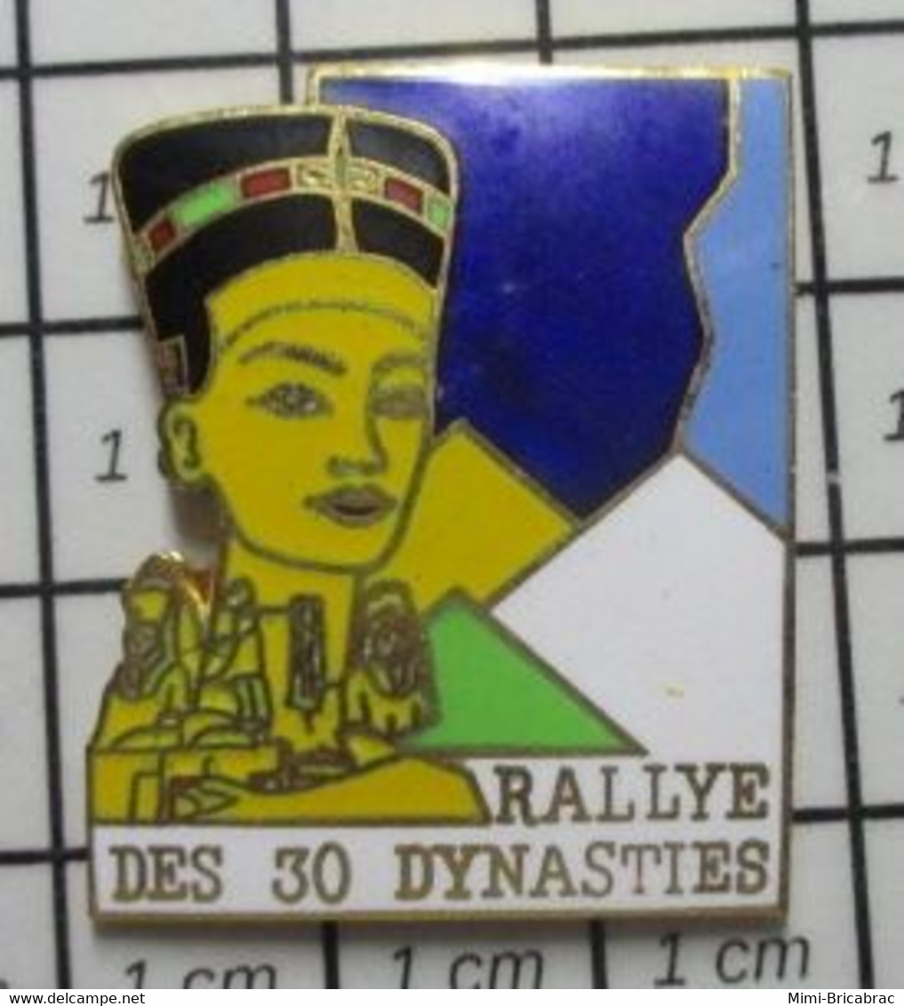 510c Pin's Pins / Beau Et Rare / SPORTS / REINE NEFERTITI PYRAMIDES EGYPTE RALLYE DE 30 DYNASTIES - Automobile - F1