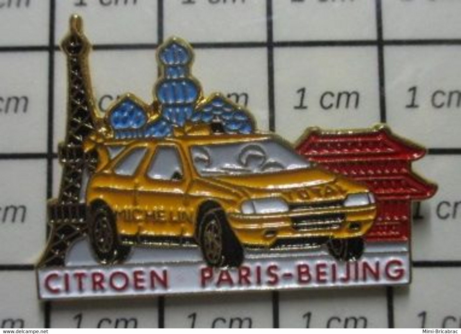 510c Pin's Pins / Beau Et Rare / SPORTS / RALLYE PARIS MOSCOU PEKIN CITROEN AX JAUNE - Automobile - F1
