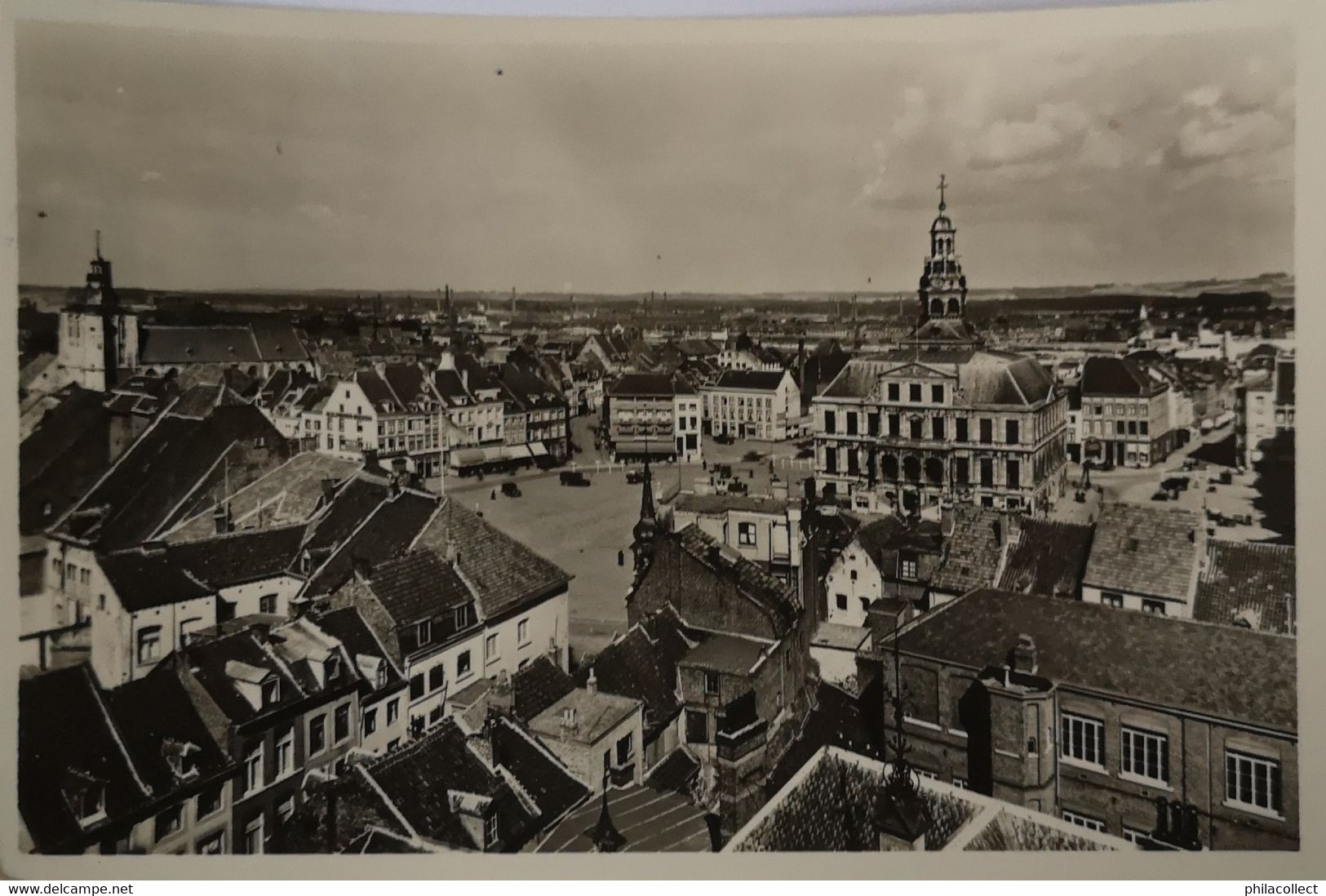 Maastricht // Panorama Markt Met Raadhuis 1946 - Maastricht