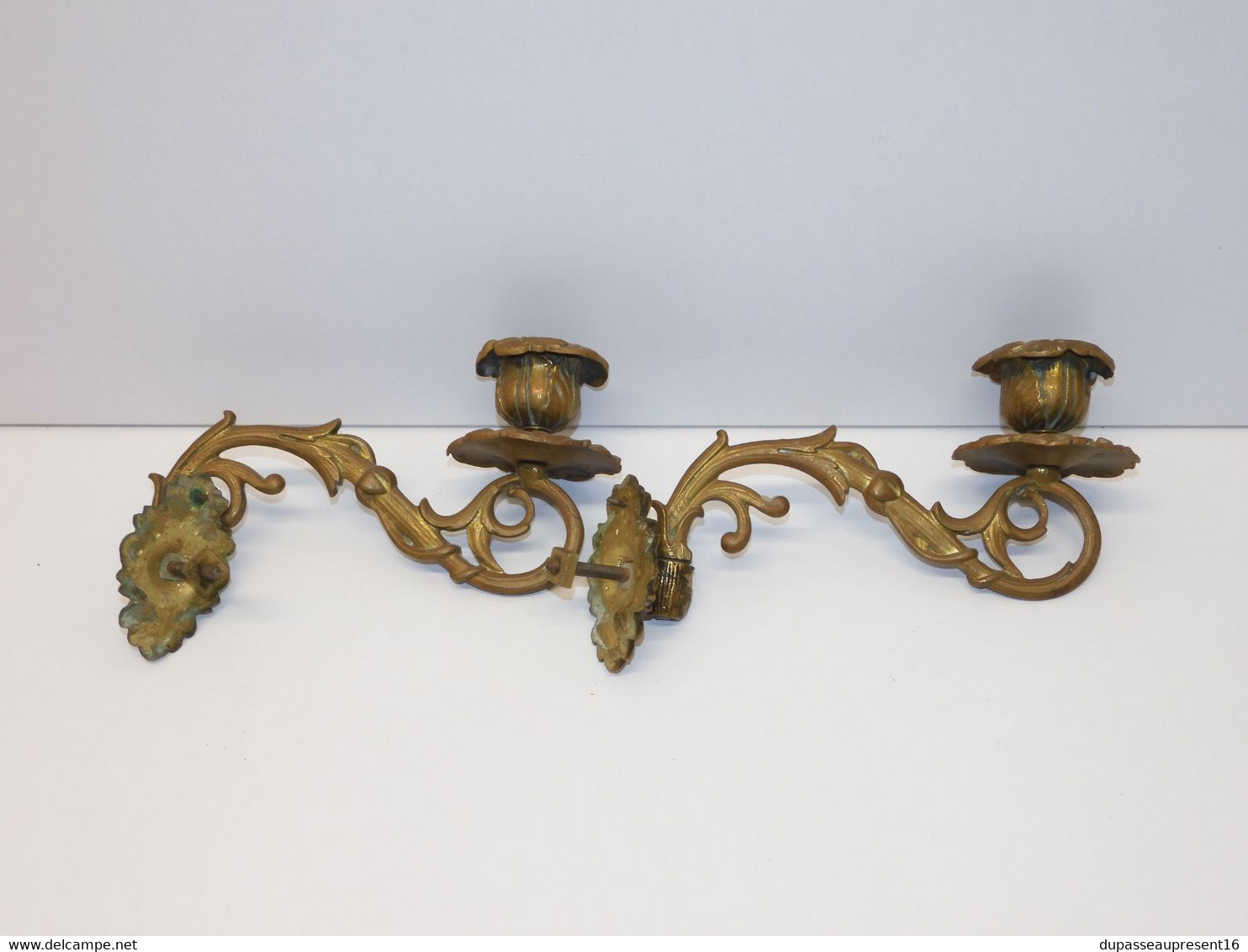 *2 BRAS BOUGEOIRS de PIANO en BRONZE ART NOUVEAU BINETS BOUTONS de FLEURS Déco E