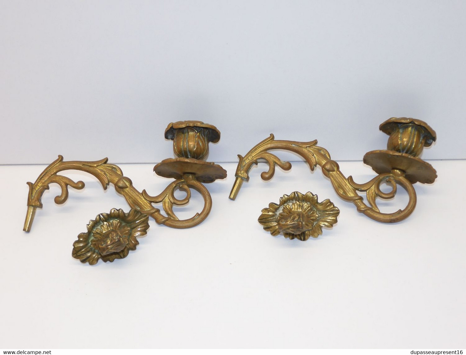 *2 BRAS BOUGEOIRS de PIANO en BRONZE ART NOUVEAU BINETS BOUTONS de FLEURS Déco E