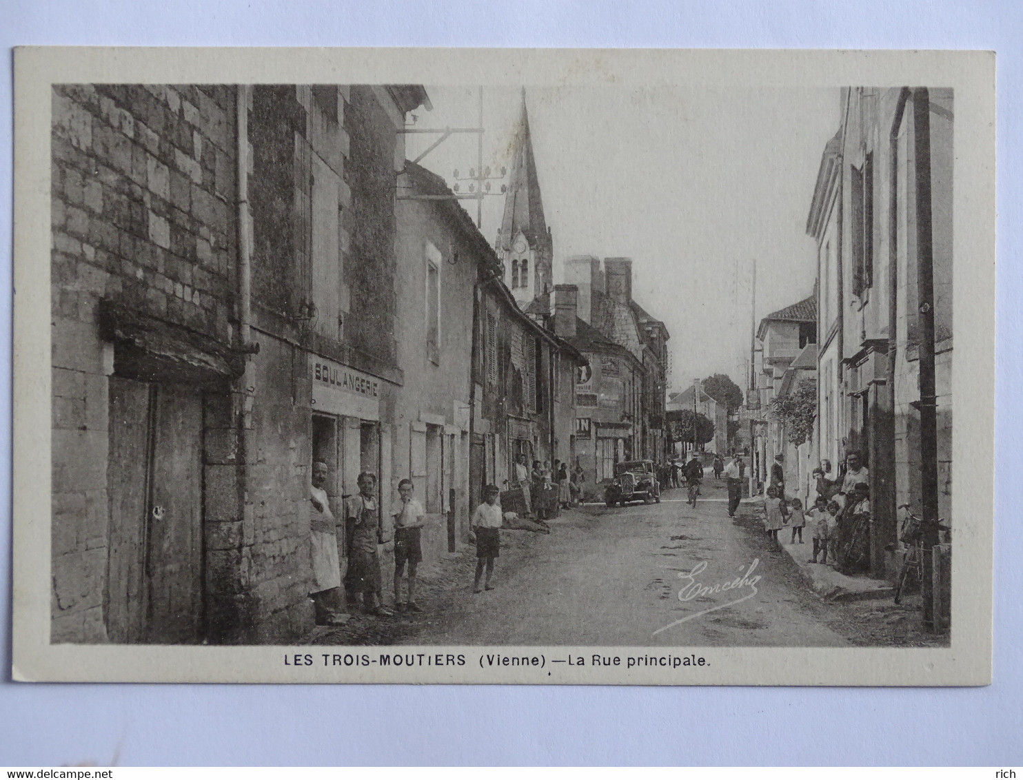 CP 86 VIENNE - Les Trois Moutiers - La Rue Principale - Les Trois Moutiers