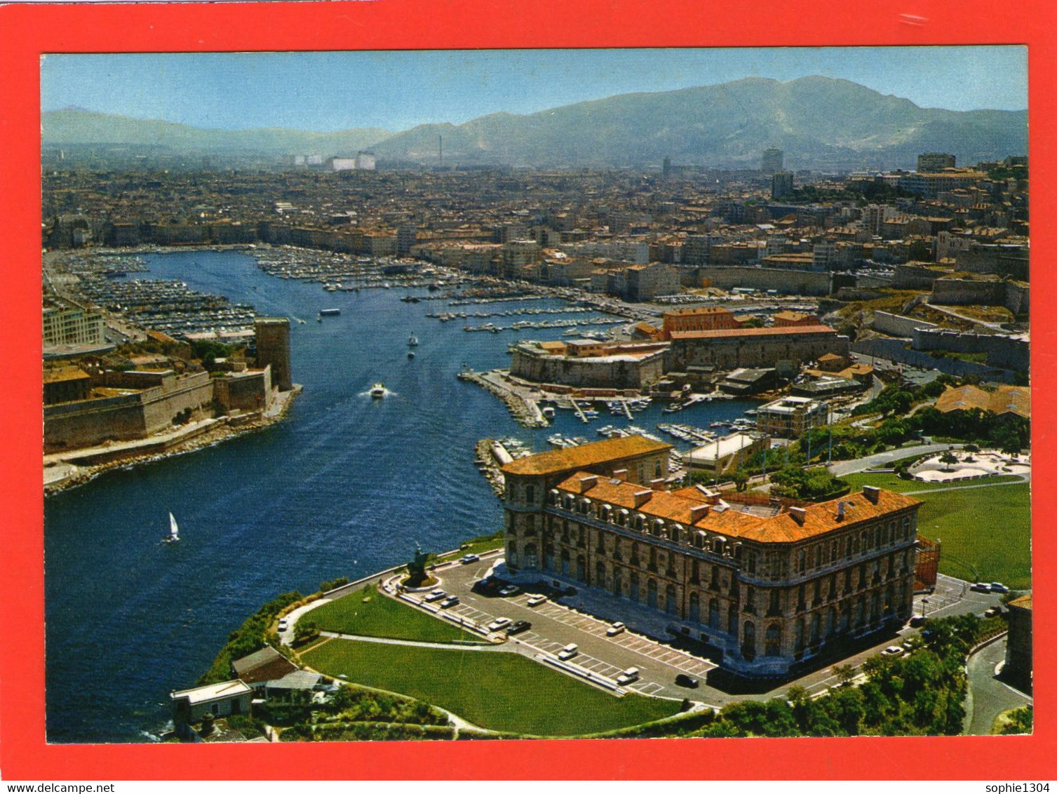 MARSEILLE  - Vue Aérienne  Du Vieux Port ........ - Old Port, Saint Victor, Le Panier