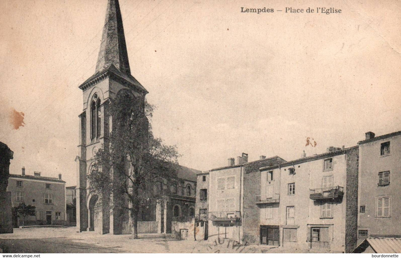 LEMPDES - Place De L'Eglise - Lempdes