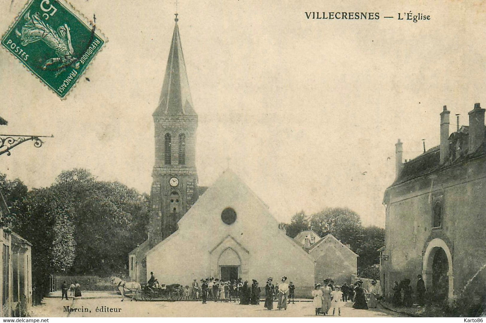 Villecresnes * Place De L'église Du Village * Villageois - Villecresnes