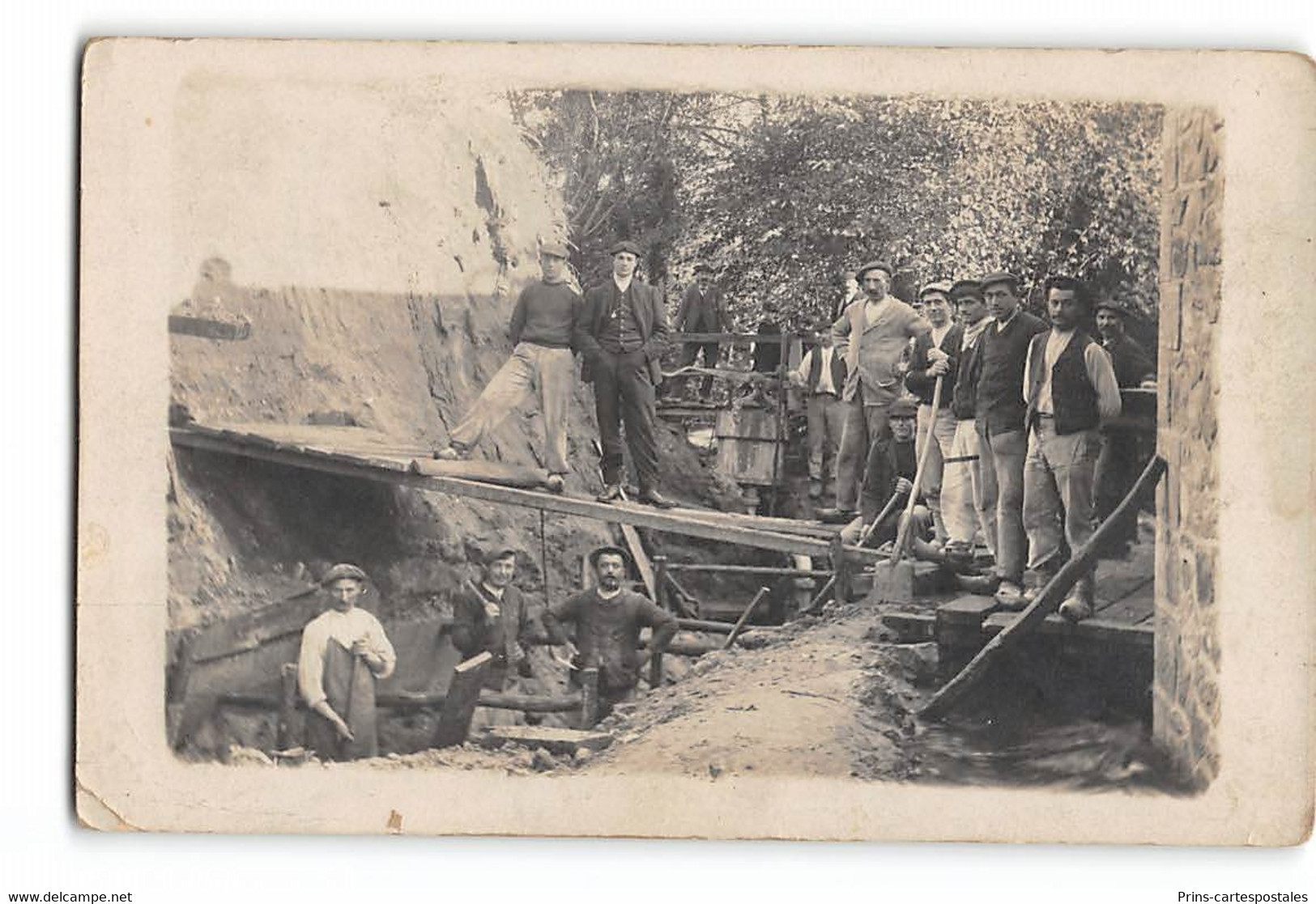 CPA 33 Bazas Langon Un Chantier Carte Photo - Langon