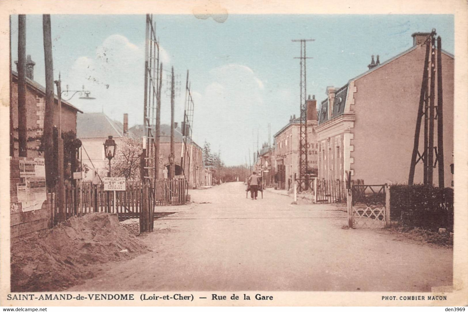 SAINT-AMAND-de-VENDOME (Loir-et-Cher) - Longpré - Rue De La Gare - Passage à Niveau, Voie Ferrée - Saint Amand Longpre