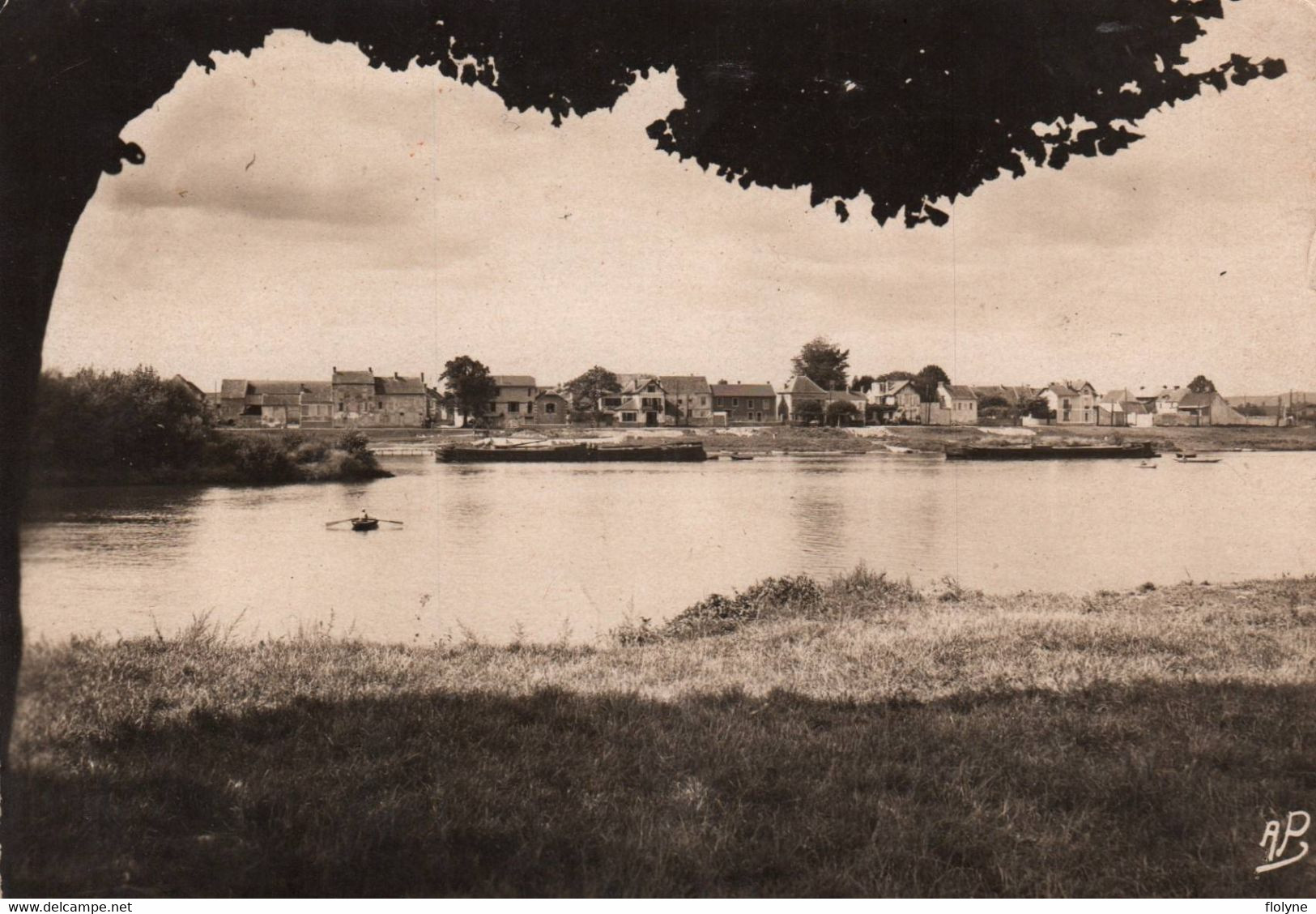 Vétheuil - Lavacourt Vu De La Promenade Des Tilleuls - Péniche - Batellerie - Vetheuil