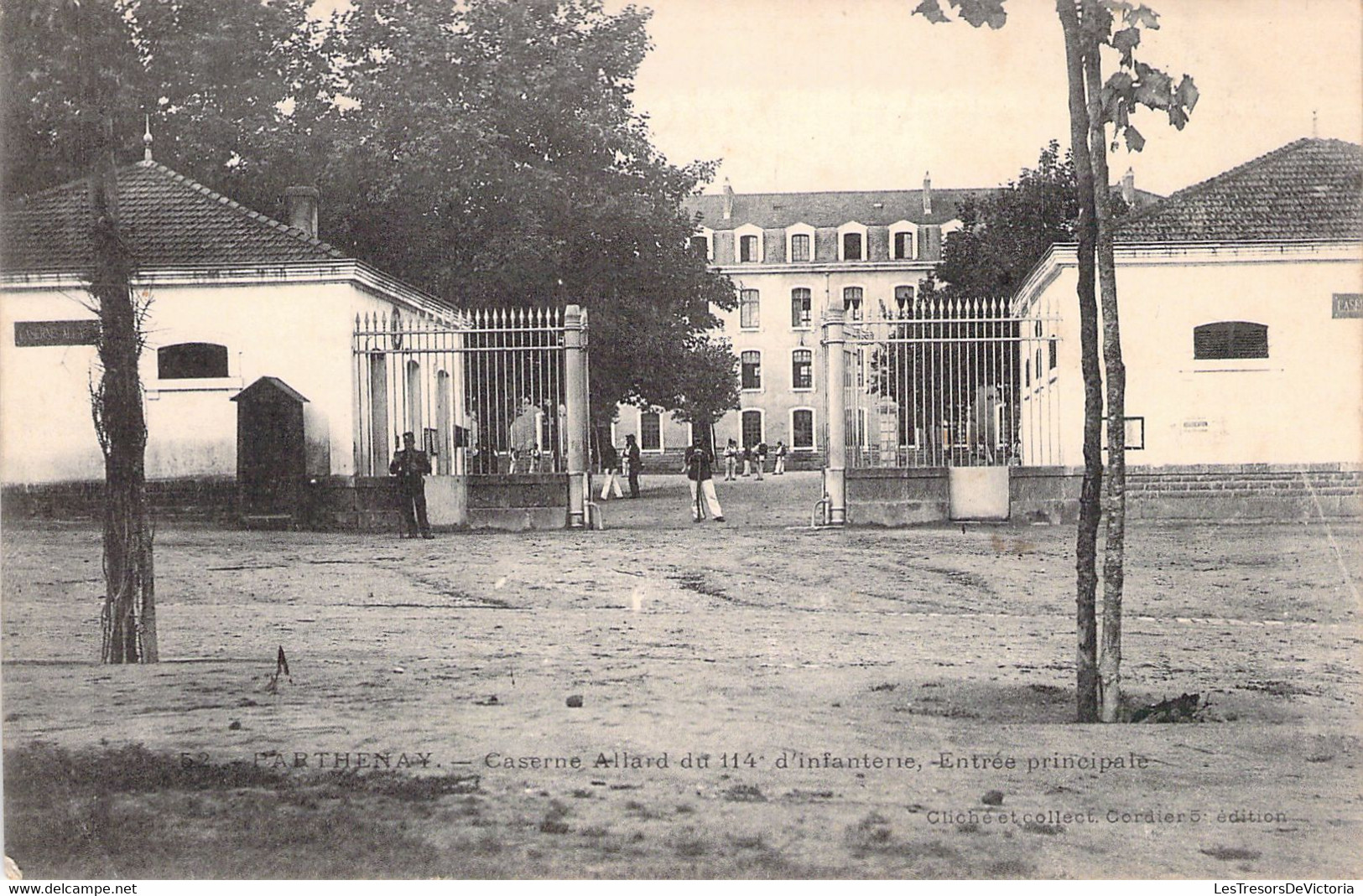 CPA - MILITARIAT - TARTHENAY - Caserne Allard Du 114è D'infanterie - Entrée Principale - Barracks