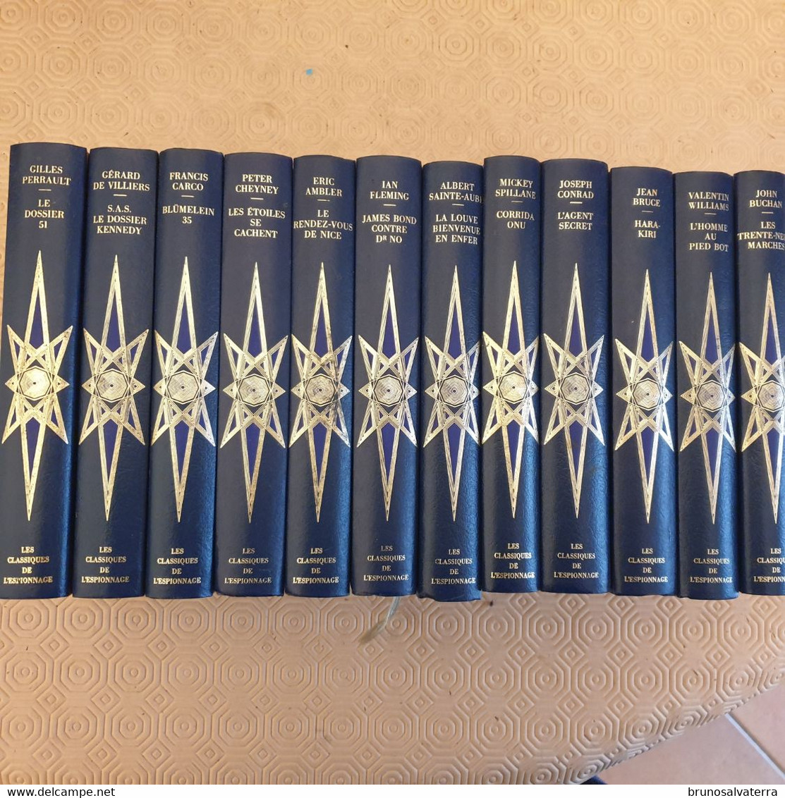 ROMANS FICTION - Editions Rencontre - 12 Volumes Ian Fleming, Joseph Conrad, Gilles Perrault, Jean Bruce... - Bücherpakete