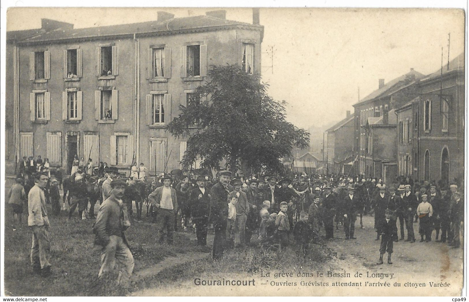 54    GOURAINCOURT  OUVRIERS  GREVISTES   ATTENDANT    L' ARRIVEE  DU  CITOYEN   VAREDE - Autres & Non Classés