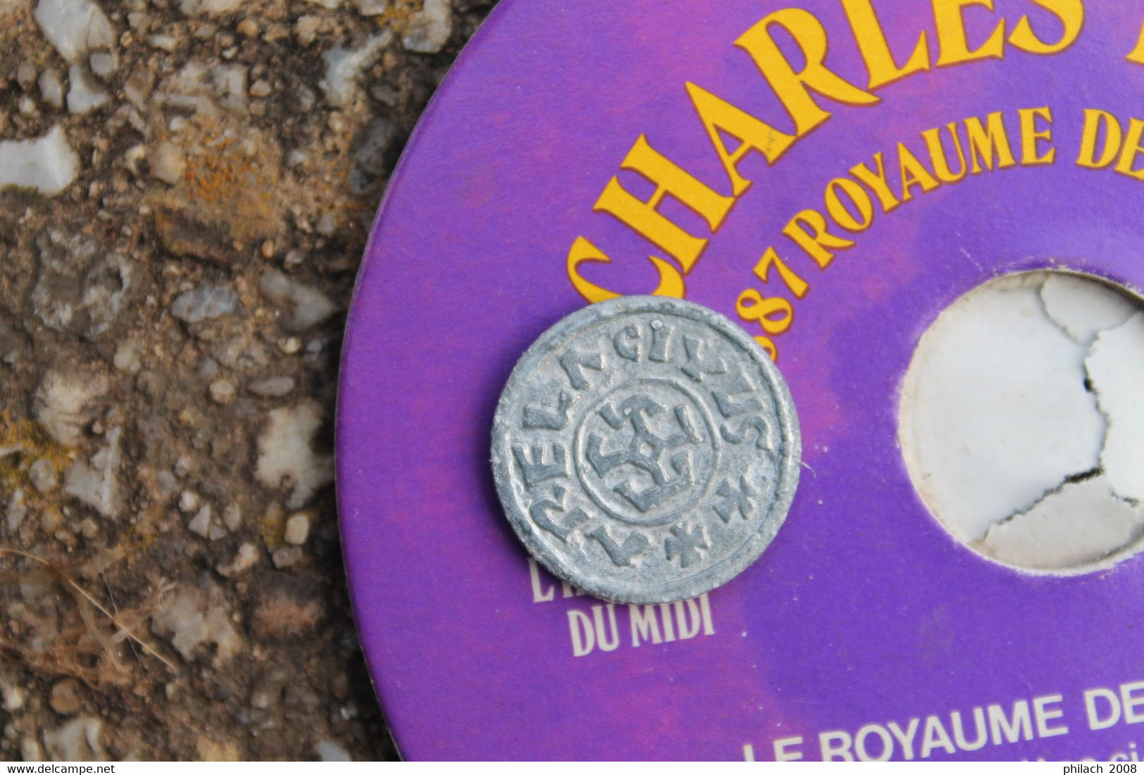 Reproduction D'une Monnaie De Charles Le Gros Royaume De Provence - Variétés Et Curiosités