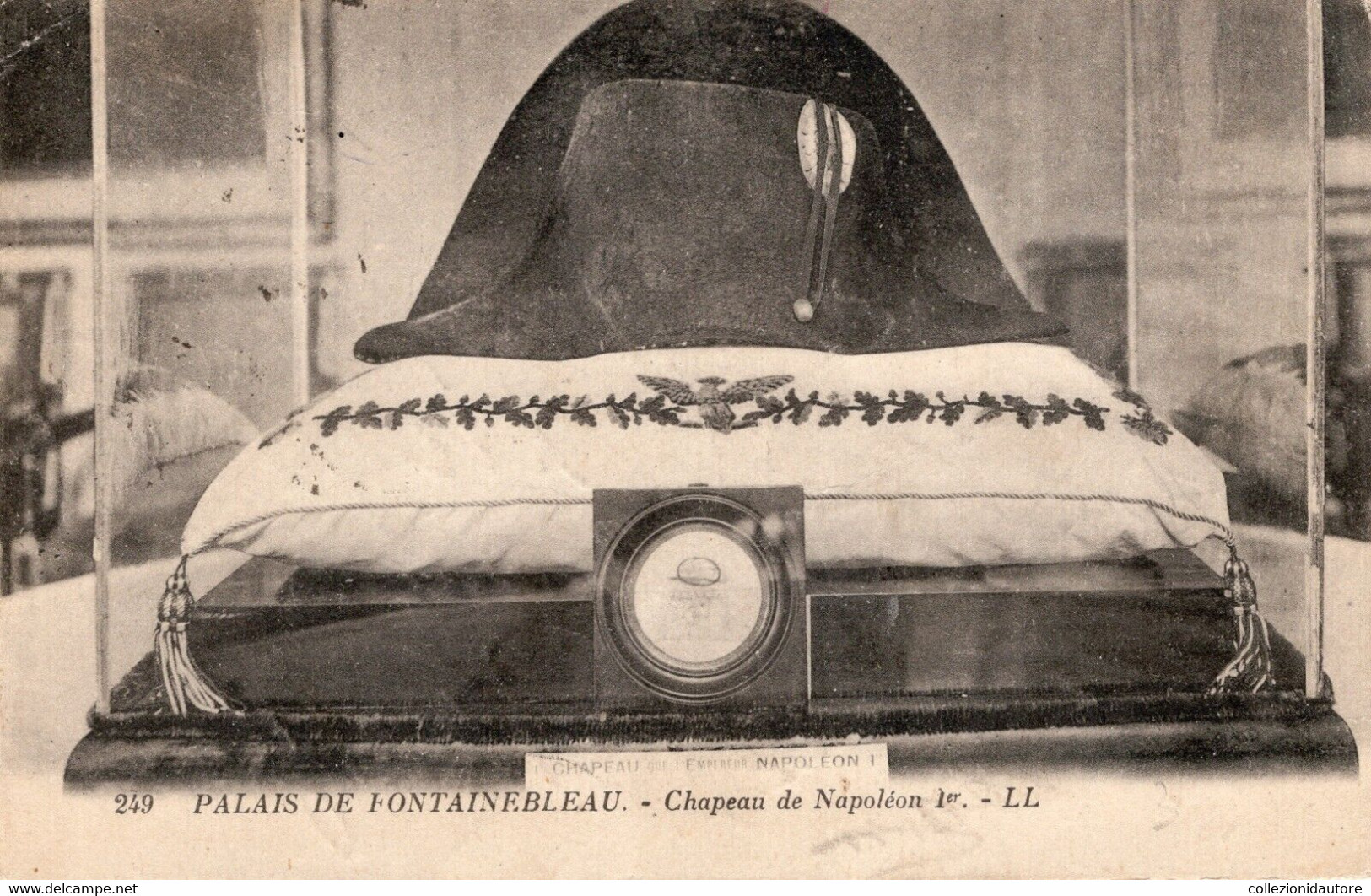 NAPOLÉON - FONTAINEBLEAU - CHAPEAU DE NAPOLEONE BONAPARTE - CARTOLINA FP SPEDITA NEL 1925 - Histoire