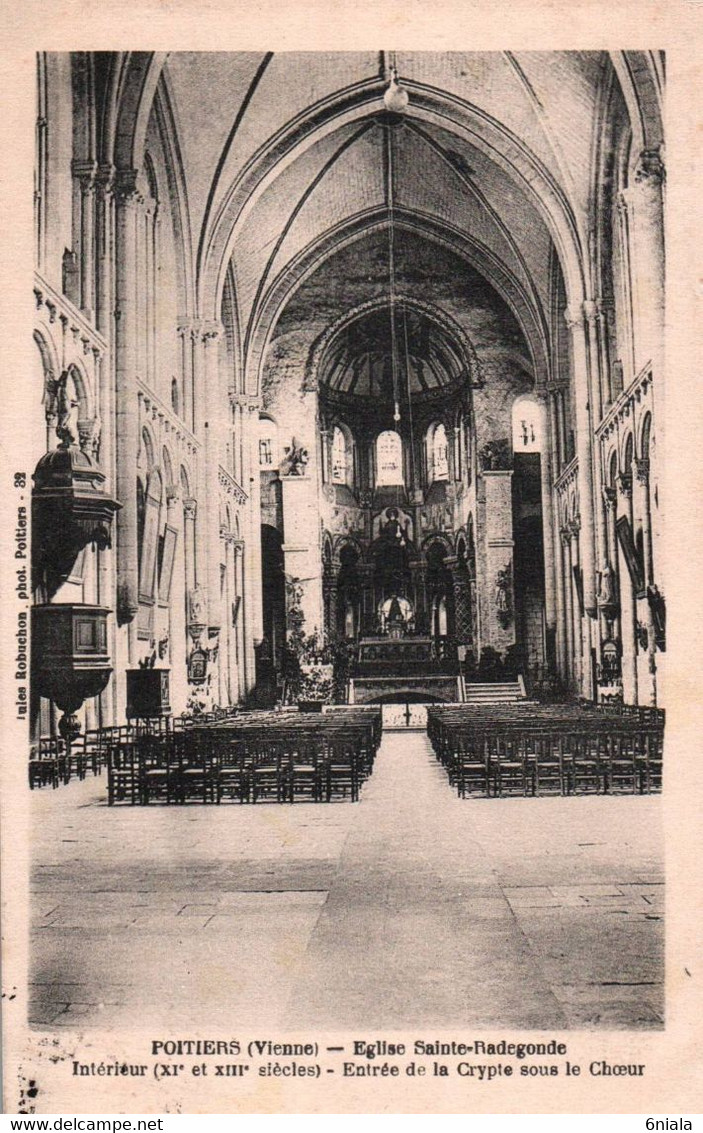 15880   POITIERS Eglise  Saint Radegonde Entrée De La Crypte Sous Le Cœur     (2 Scans)  86 - Poitiers