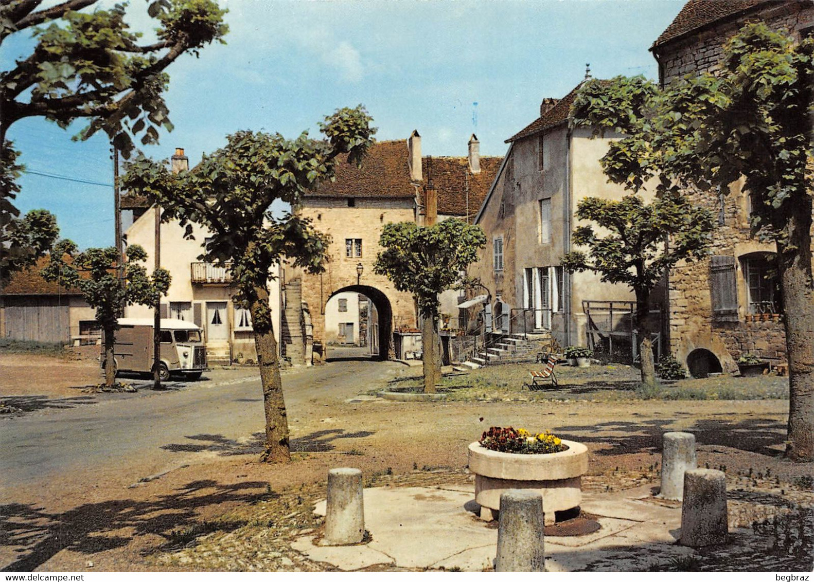 PESMES      PLACE DES MINIMES   FOURGON CITROEN TUBE - Pesmes