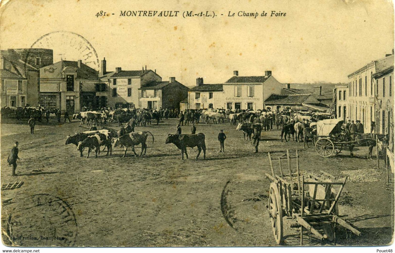 49 - MONTREVAULT - Le Champ De Foire - Montrevault