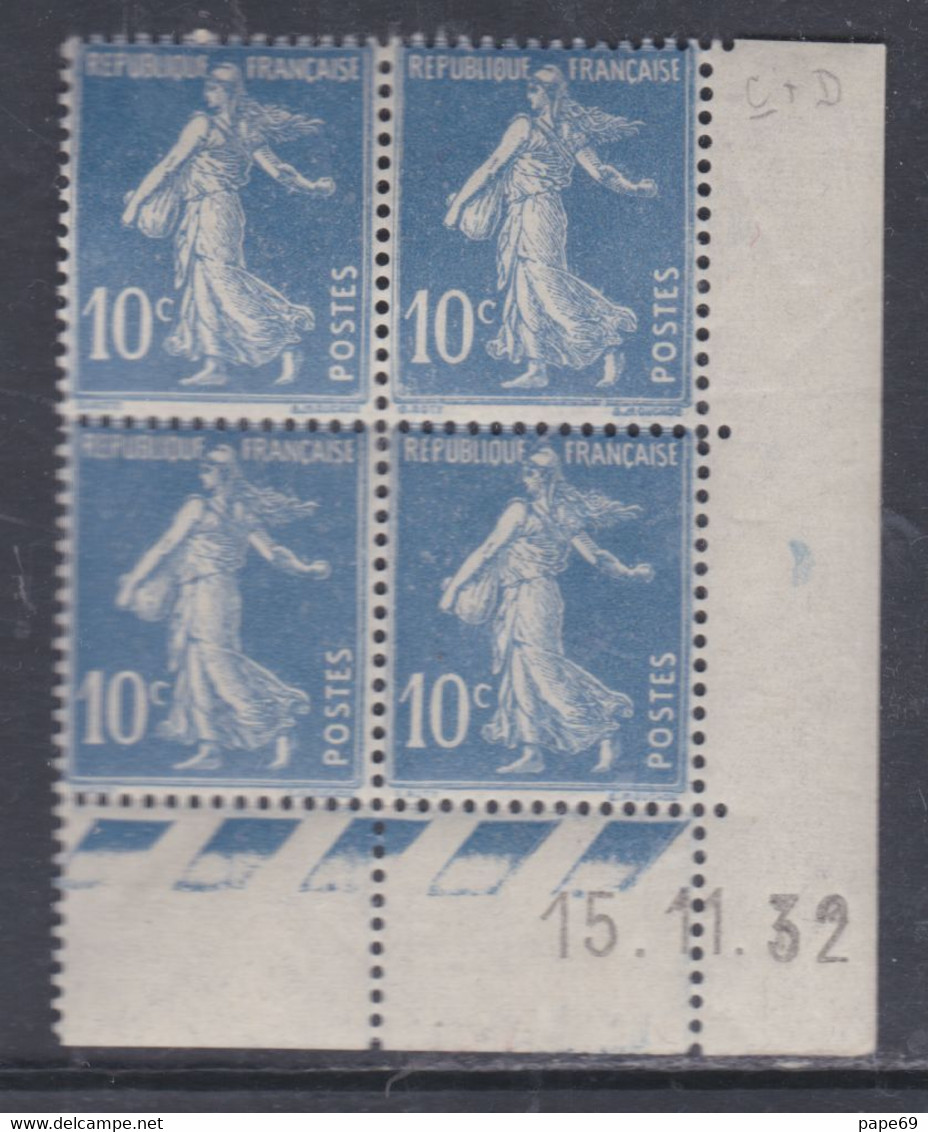 France N° 279 XX Type Semeuse : 10 C. Outremer En Bloc De 4 Coin Daté Du 15. 11. 32 ;  Ss Pt Blanc Sans Charnière, TB - 1930-1939