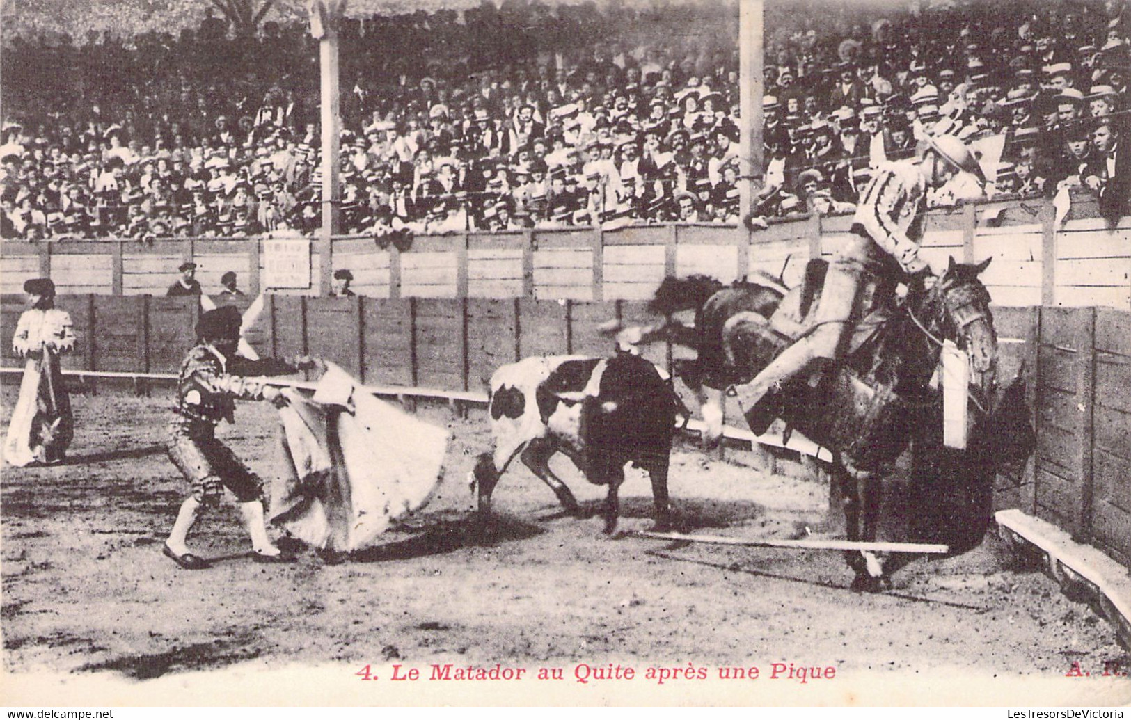 CPA - CORRIDA - A.R. - 4 - Le Matador Au Quite Après Une Pique - Corridas