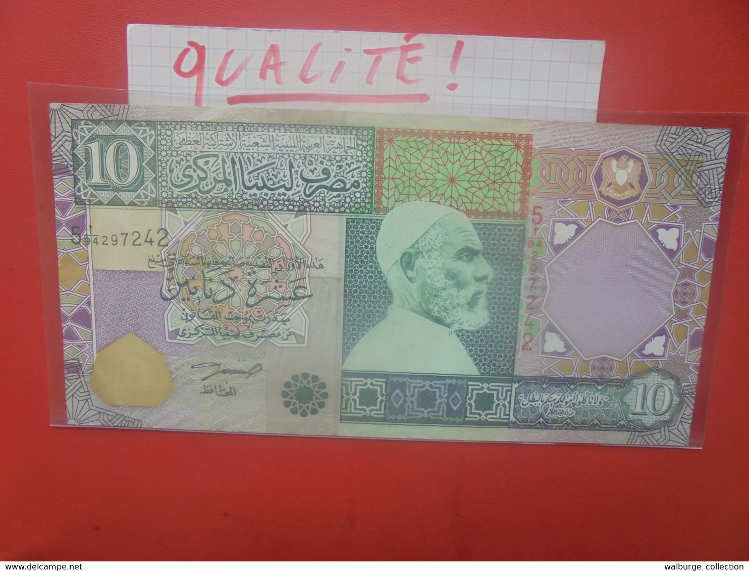 LIBYE 10 DINARS 2002 Belle Qualité Peu Circuler (B.28) - Libye