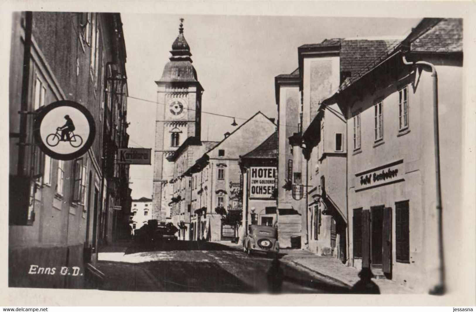 AK - ENNS - Strassenpartie Mit Stadtturm Und Hotel Zum Goldenen Ochsen 1942 - Enns