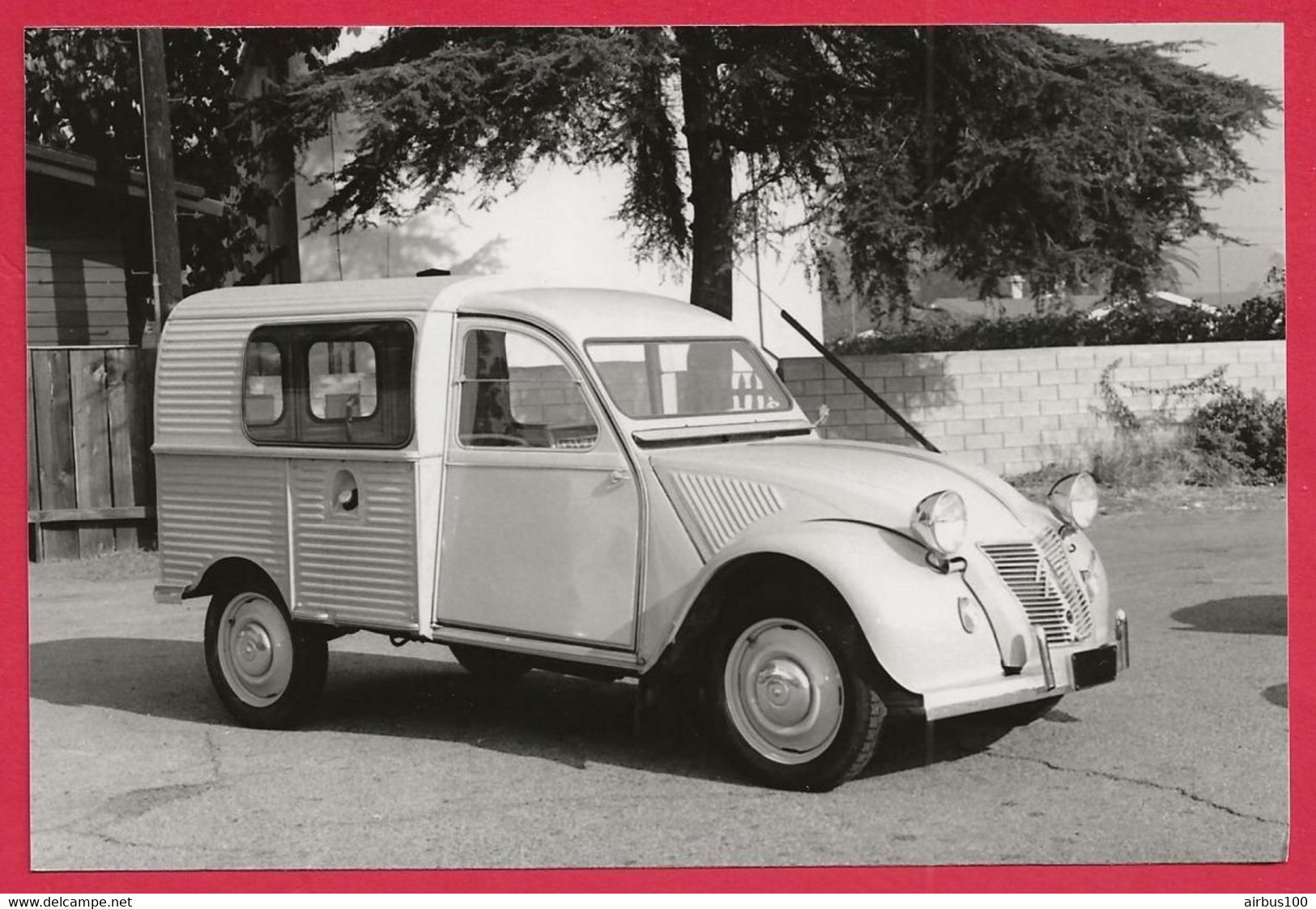 BELLE REPRODUCTION D'APRES UNE PHOTO ORIGINALE - CITROEN 2 CV FOURGONNETTE AVEC GLACE LATÉRALE - Automobiles