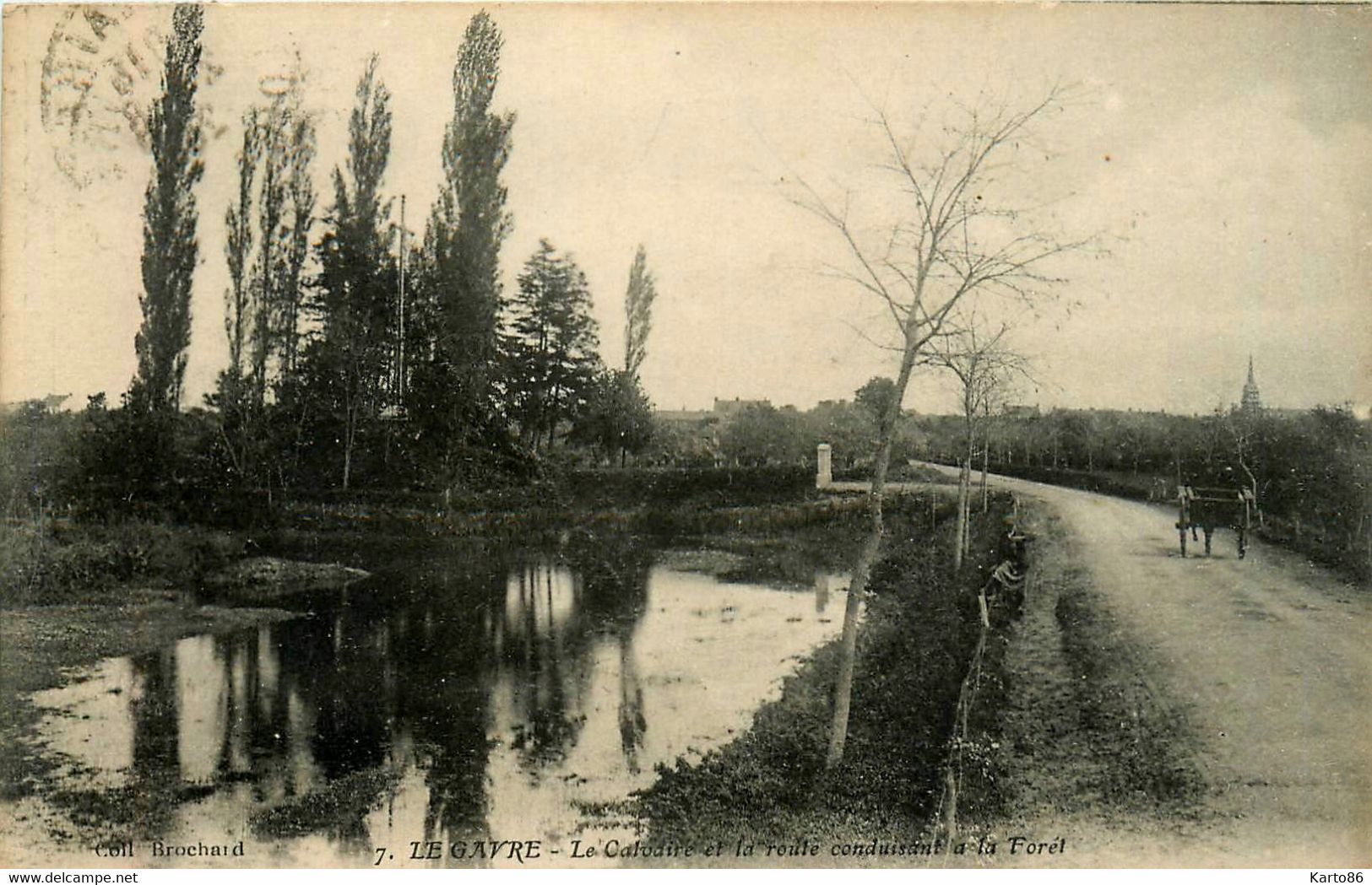 Le Gâvre * Le Calvaire Et La Route Conduisant à La Forêt * Attelage - Le Gavre