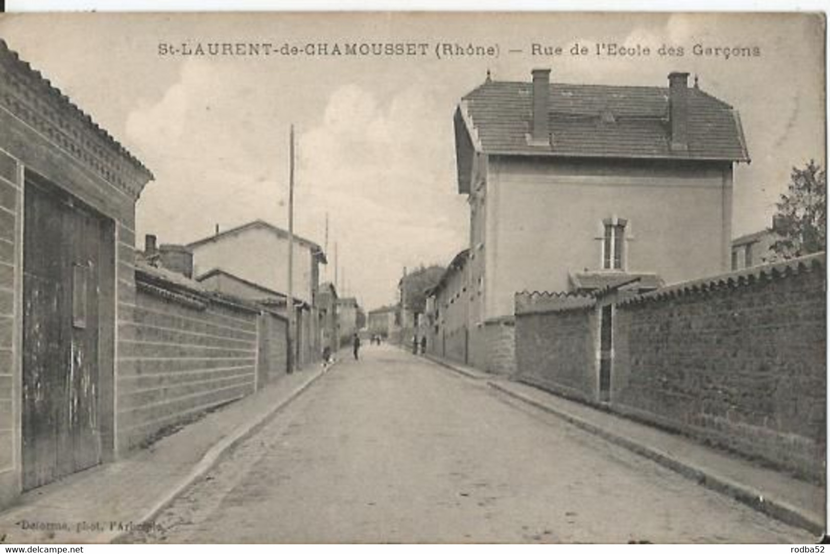 CPA - 69 - Saint Laurent De Chamousset - Rue De L' Ecole De Garçons - Saint-Laurent-de-Chamousset