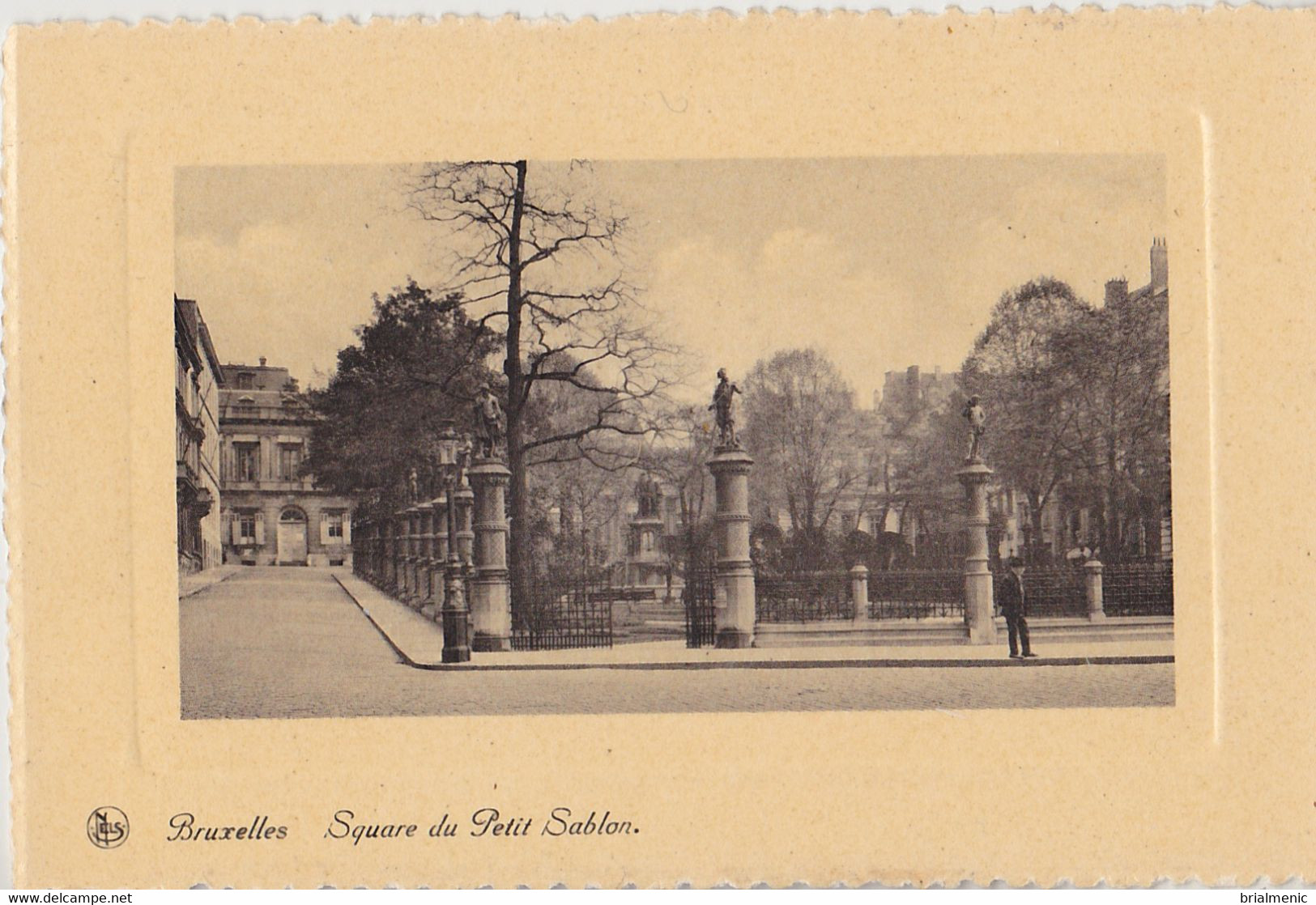 BRUXELLES  Square Du Petit Sablon - Forêts, Parcs, Jardins