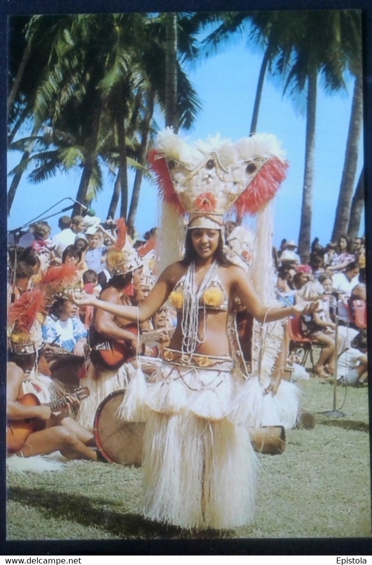 ► Costume De Danse APARIMA En MORE  (Tahiti) -   POLYNESIE   FRANÇAISE (Carte Rectifiée Collage Papier Verso) - Polynésie Française