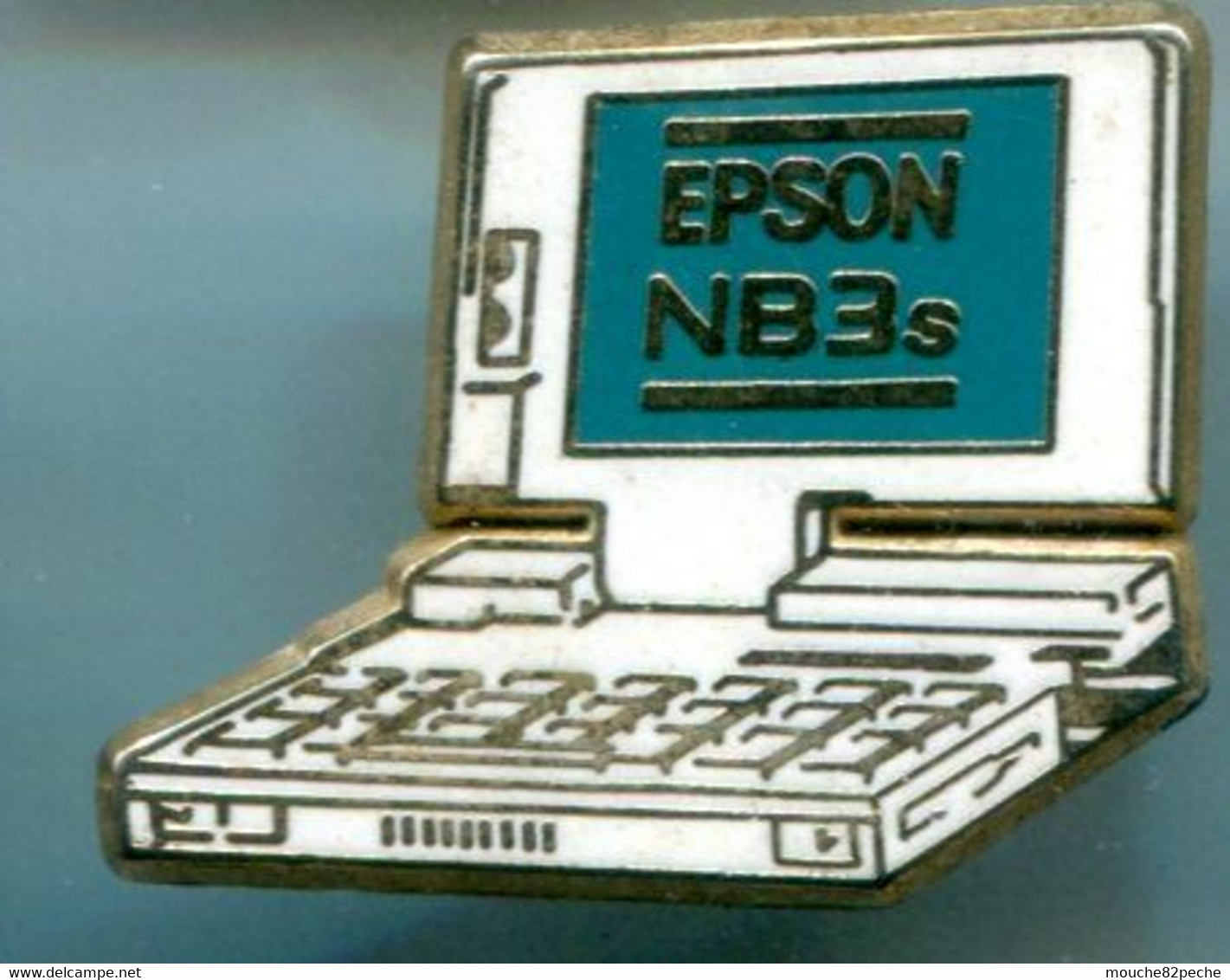 PIN'S  - ORDINATEUR - EPSON NB3s - SIGNE ARTHUS BERTRAND - Informatique