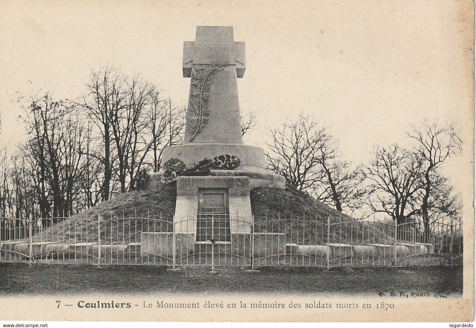 COULMIERS LE MONUMENT ELEVE EN LA MEMOIRE DES SOLDATS MORTS EN 1870 - Coulmiers