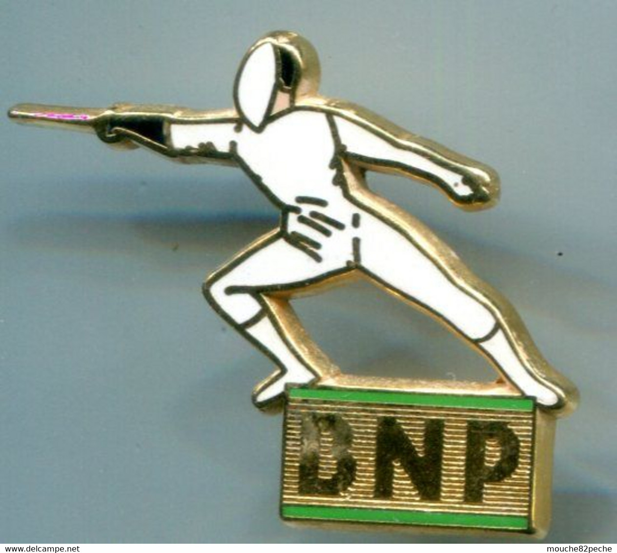 PIN'S  - ESCRIME - BANQUE BNP - SIGNE DECAT PARIS - Escrime